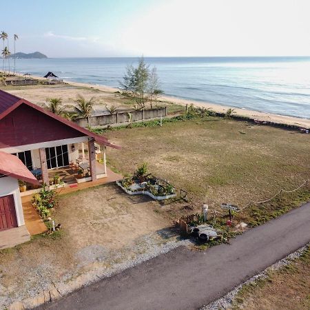 KC Beachfront Marang Exterior foto