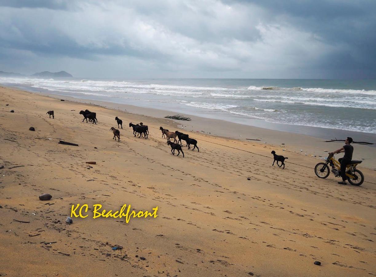 KC Beachfront Marang Exterior foto